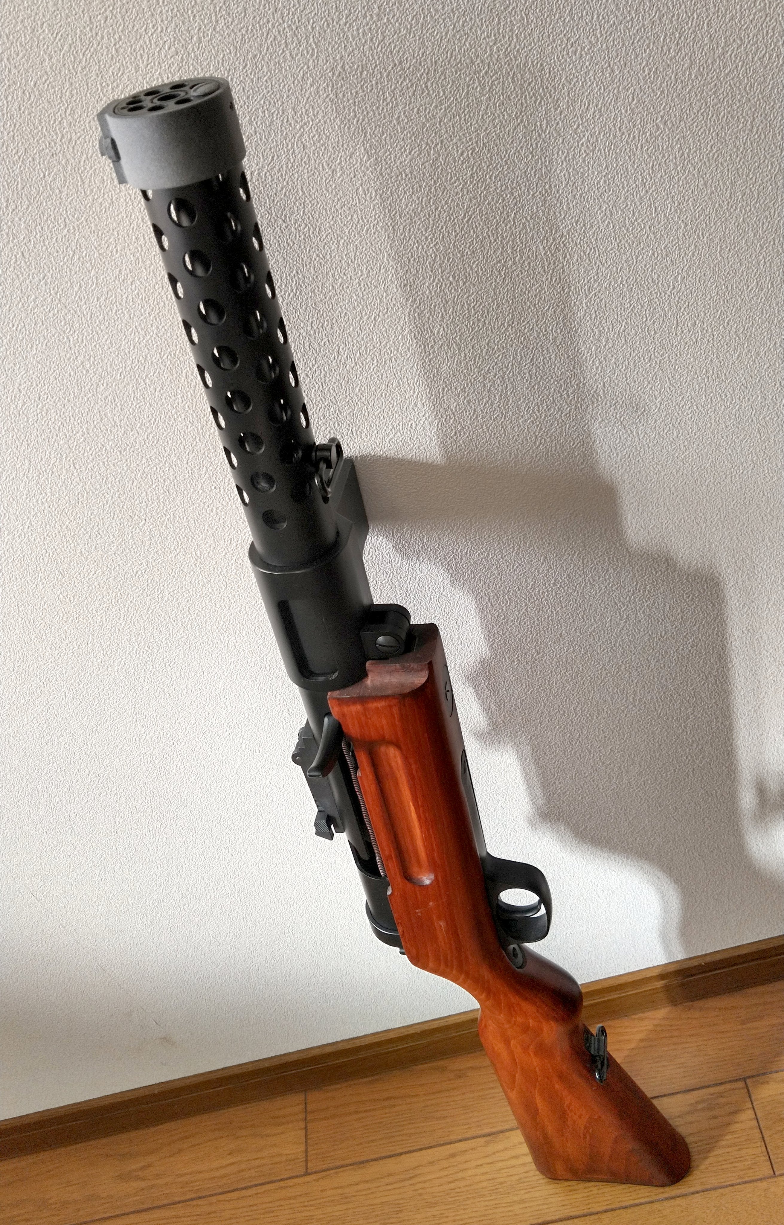 MP GUN LEDライト付きトイガン　ヨタくん　ピカ銃 MP GUN LEDライト付きトイガン ヨタくん ピカ銃 TOKYO MARUI