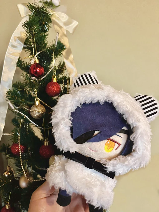 スッ…3たさん( )から素敵なクリスマスプレゼントをいただきました〜めっっっっっちゃかわいいふわふわであったかくてすわちゃんも大喜びです!いっしょにお出かけするのが楽しみです!ありがとうございます 