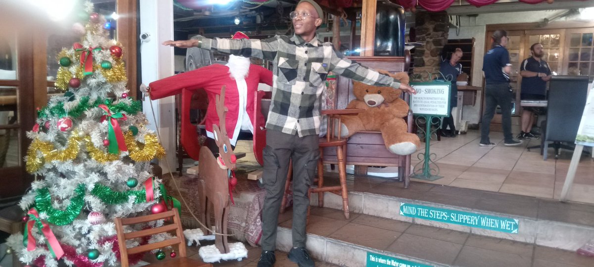 moholoane_t's tweet photo. The spirit of love, peace and joy has fully kicked in vandag here at Stonehaven, Vanderbijlpark, South Africa... What about where you are? Share it. More! Fam! Hoe gaan dit met jou? Merry Christmas to you! #ChristmasDayVibes#@Stoneheaven# https://t.co/oFQhgdkA1G