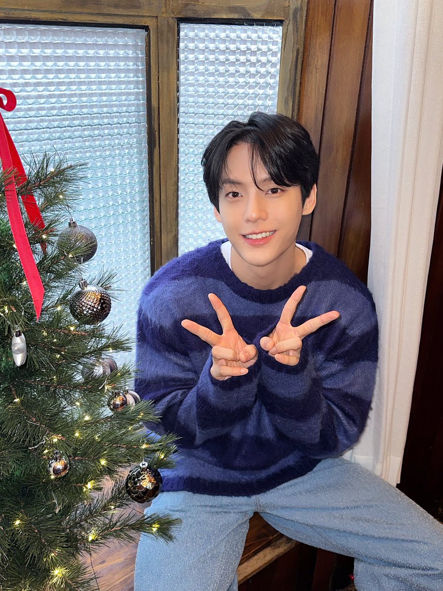 BTOBCOMPANY's tweet photo. [📂]

📂 B:CHIVE
└📁 멜로디 메세지가 도착했습니다.

  ♡   ∧＿∧      ♡
 　    (・ω・) ♡       
┏ーー∪ー∪ーー┓
┃＼　　　  　／┃
┃　＼　♡　／  ┃
┃　／＼＿／＼. ┃  ♡
┗ー━ ー━━ー┛ 

#비투비 #BTOB
#BECOMING_PROJECT
#BeAlright
#서은광 #SEOEUNKWANG
#이민혁 #LEEMINHYUK
#임현식 #LIMHYUNSIK
#프니엘 #PENIEL