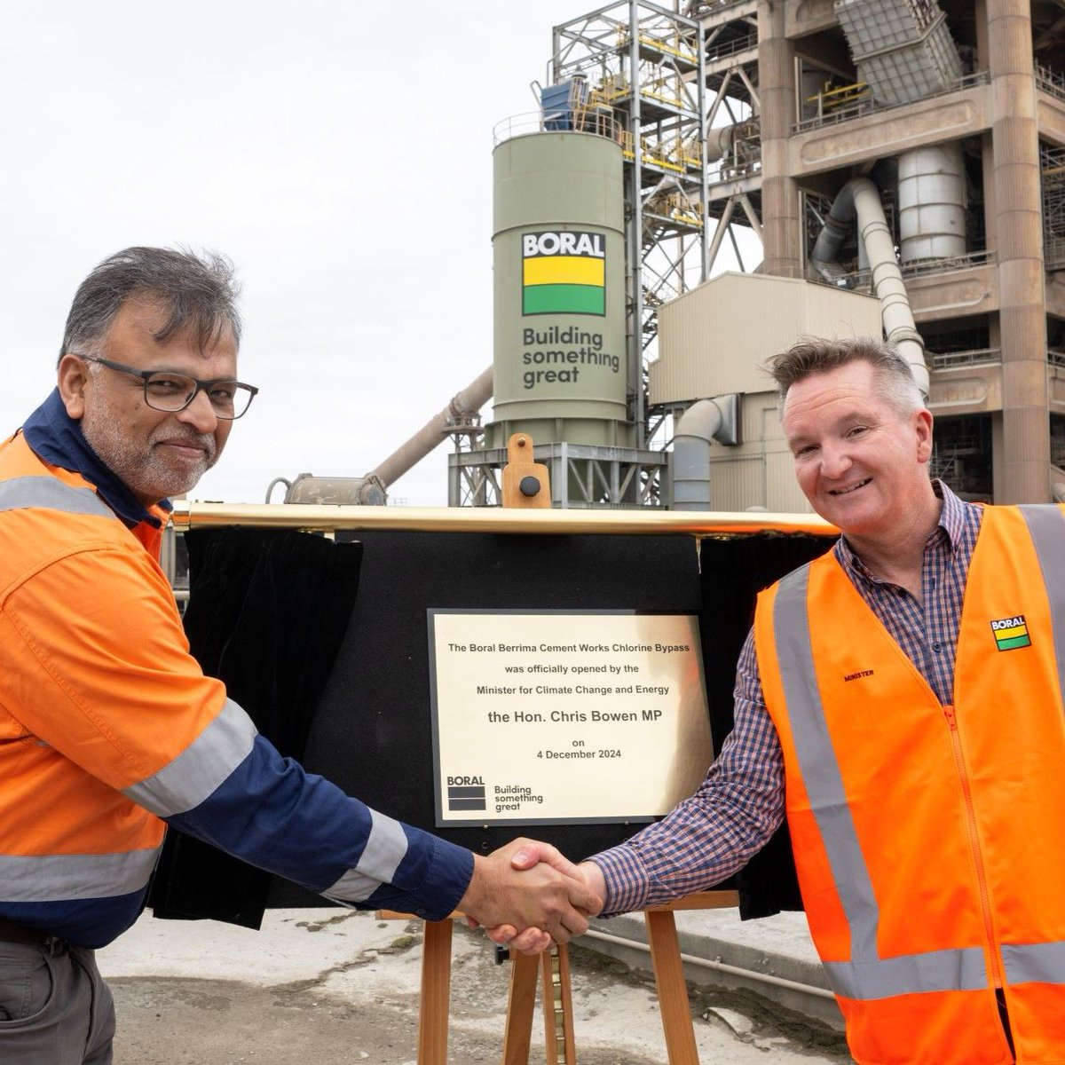 🎀 Boral has opened a new chlorine bypass system at #Berrima #Cement Works, advancing its #decarbonisation efforts: tinyurl.com/5c8sbh23 
<a href="/BoralAustralia/">Boral</a> 
#NSW #ACT #BulkMaterialsInternational