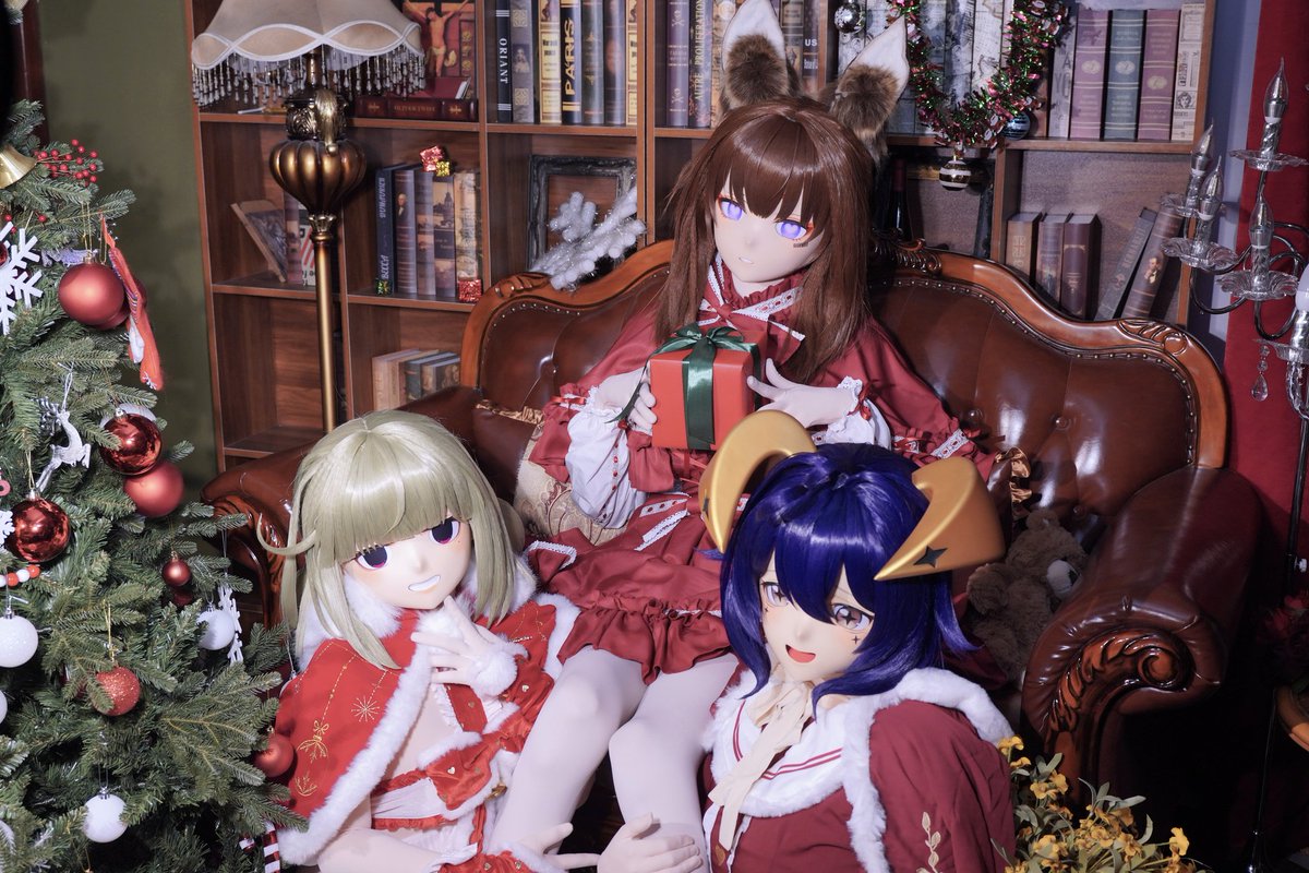 各位，圣诞快乐！🎄🎆
Merry Christmas!

左 <a href="/yclstyds/">不可食用爻</a> 
中 🦊
右 <a href="/wmliyin/">立音喵</a> 

#kigurumi
#憧憬成为魔法少女
#碧蓝航线
#圣诞节