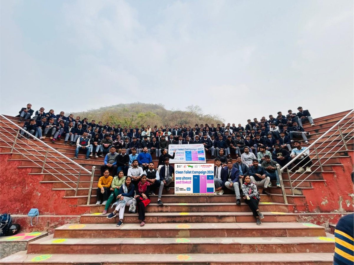 nagar_jaipur's tweet photo. आदर्श नगर जोन वार्ड 76 के खोले के हनुमान जी स्थित शौचालय पर नगर निगम की टीम द्वारा CLEAN TOILET CAMPAIGN 2024 के तहत रंगोली बनाई गई और स्वच्छता का प्रचार-प्रसार किया गया।
-----------
#CleanToiletCampaign #SwachhBharat #SwachhSurvekshan2024 #Ward76 #CleanIndia
-----------
@MoHUA_India @SwachhBharatGov @LSG_Rajasthan @SwachSurvekshan @PMU_SBM_RAJ @Pradeepgarg_70 @PIBJaipur
@DIPRRajasthan @BhajanlalBjp @DcDmJaipur @RajCMO @Secretary_MoHUA @BinayJha_1997
@RoopaMishra77 @mygovindia
@mlkhattar @Tokhansahu2 @kusumyadavbjp