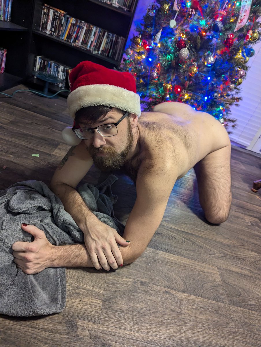 rycktor's tweet photo. Merry Christmas ya heathens 😈❤️🎅 https://t.co/hgvwlnqAqT