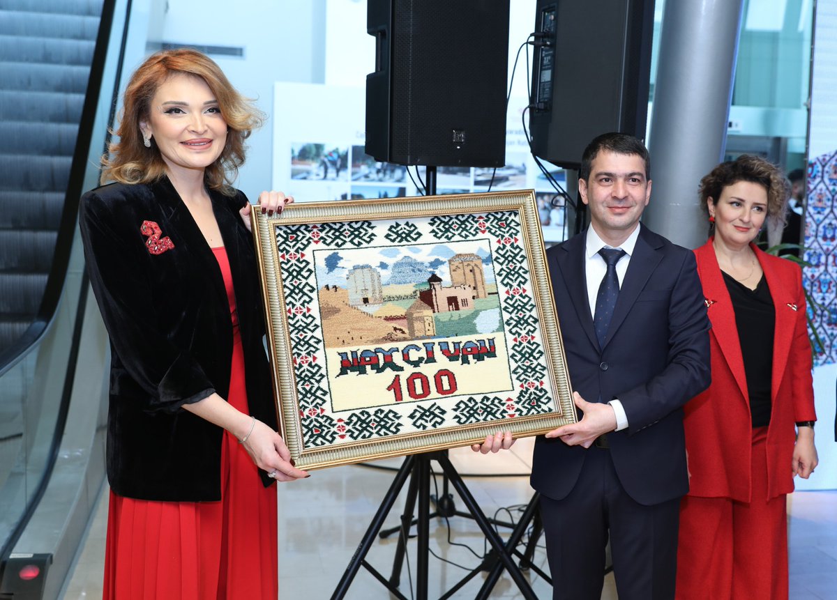 nmr_medeniyyet's tweet photo. Azərbaycan Milli Xalça Muzeyində Naxçıvan Muxtar Respublikasının 100 illiyinə həsr olunmuş tədbirdən yaddaqalan anlar https://t.co/3W7DRHIedr