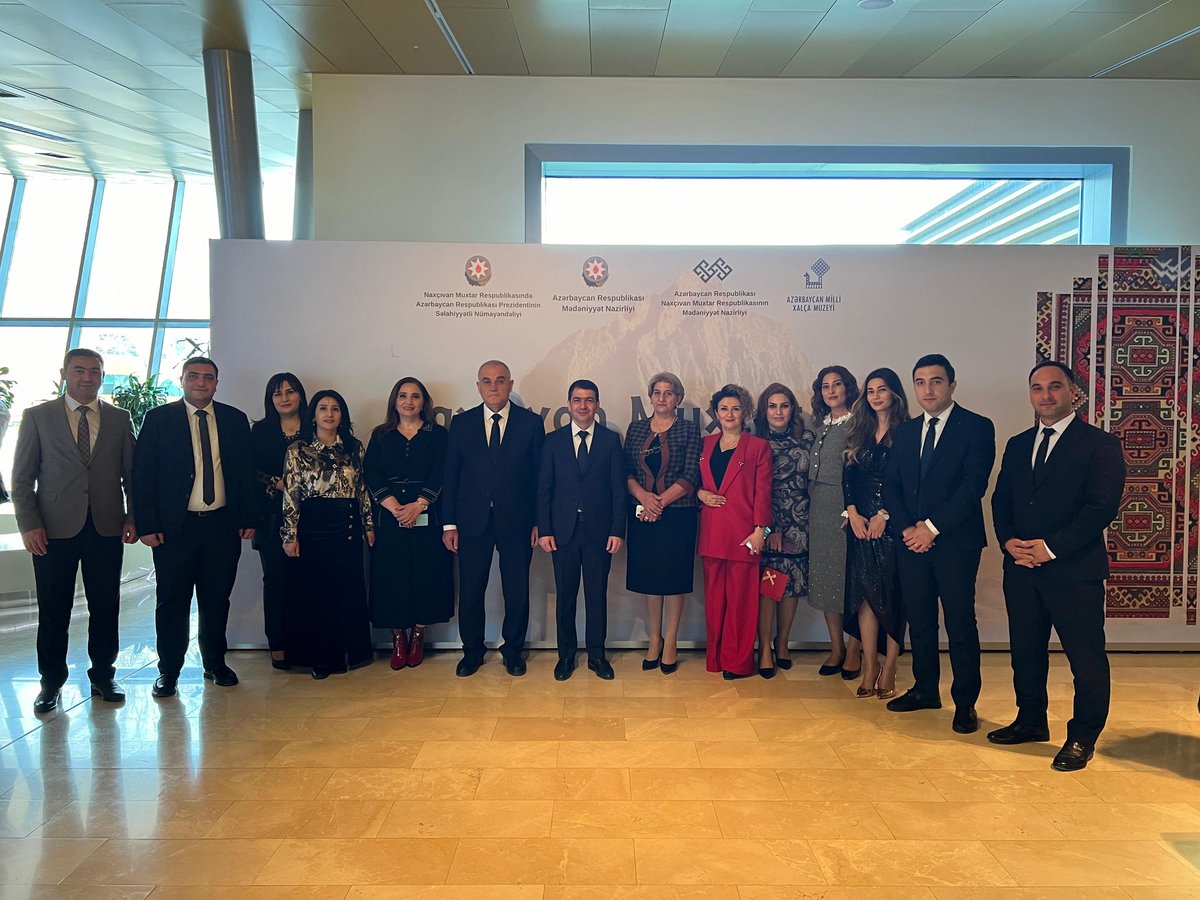 nmr_medeniyyet's tweet photo. Azərbaycan Milli Xalça Muzeyində Naxçıvan Muxtar Respublikasının 100 illiyinə həsr olunmuş tədbirdən yaddaqalan anlar https://t.co/3W7DRHIedr