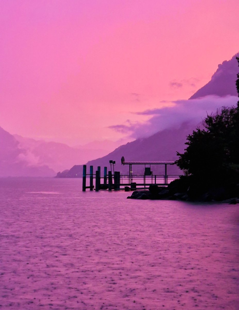 ZoefOnTheMove's tweet photo. Brienzersee, Switzerland
#brienzersee #switzerland #brienz #interlaken #schweiz #lakebrienz #swiss #swissalps #nature #inlovewithswitzerland #lake #suisse #landscape #travel #naturephotography #visitswitzerland #travelphotography #thunderstorm #rain https://t.co/9AOkZW3FZj