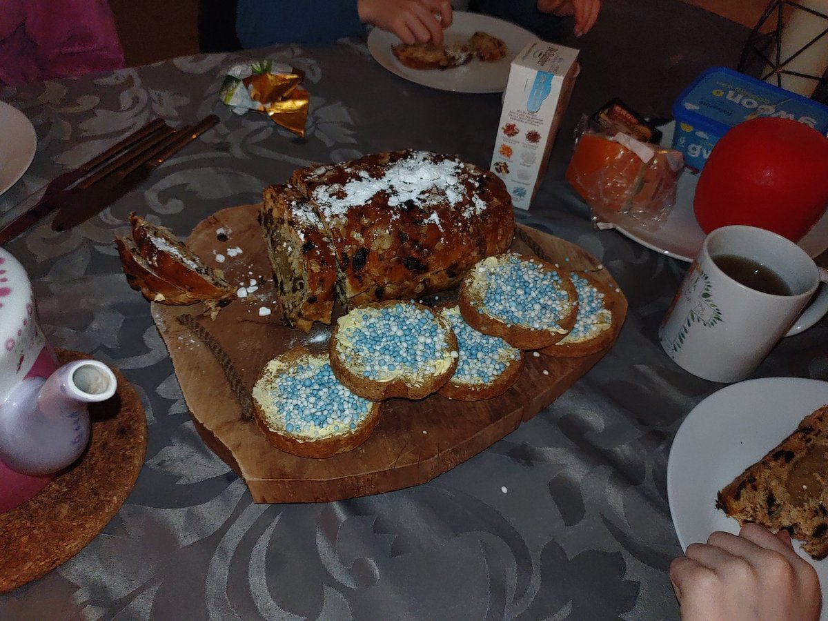 remcoterlouw's tweet image. 🥳Jezus is geboren 🎶🎺🌲

Hij kwam om te zoeken wat verloren was. (Luk 19:10)
Onze redder kwam naar de wereld voor jouw en mij!

Fijne en gezegende dagen! 

#eenkoningisgeboren #jezus #redder #GodsZoon