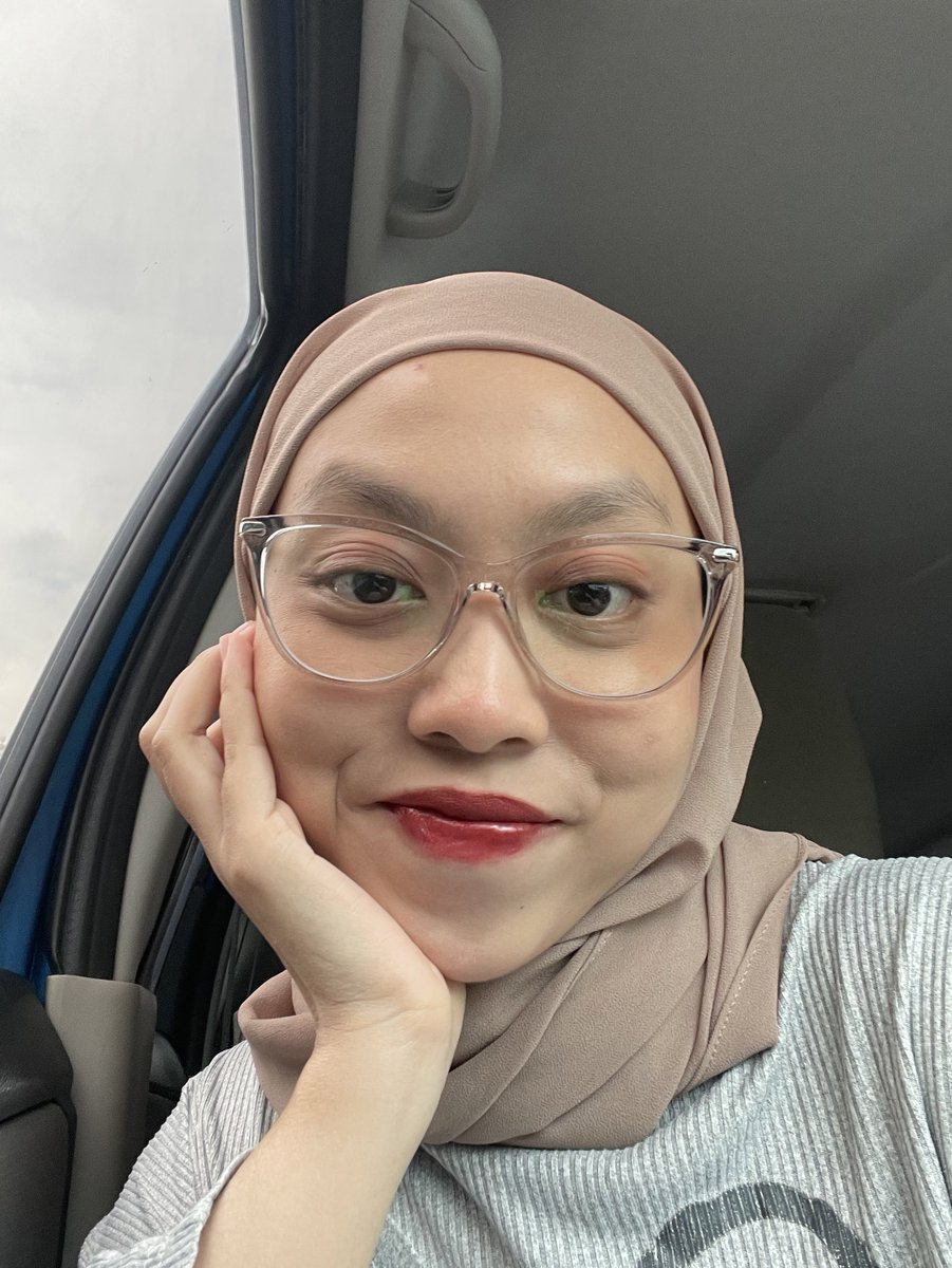 Dalam banyak-banyak lipstick yang i dah try &amp; pakai tahun 2024 ni, this lipstick easily menang no 1 dalam carta lipstick paling best kat hati i. 👑💄