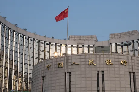 China Keeps Key Rate Steady as It Withdraws Most Cash Since 2014