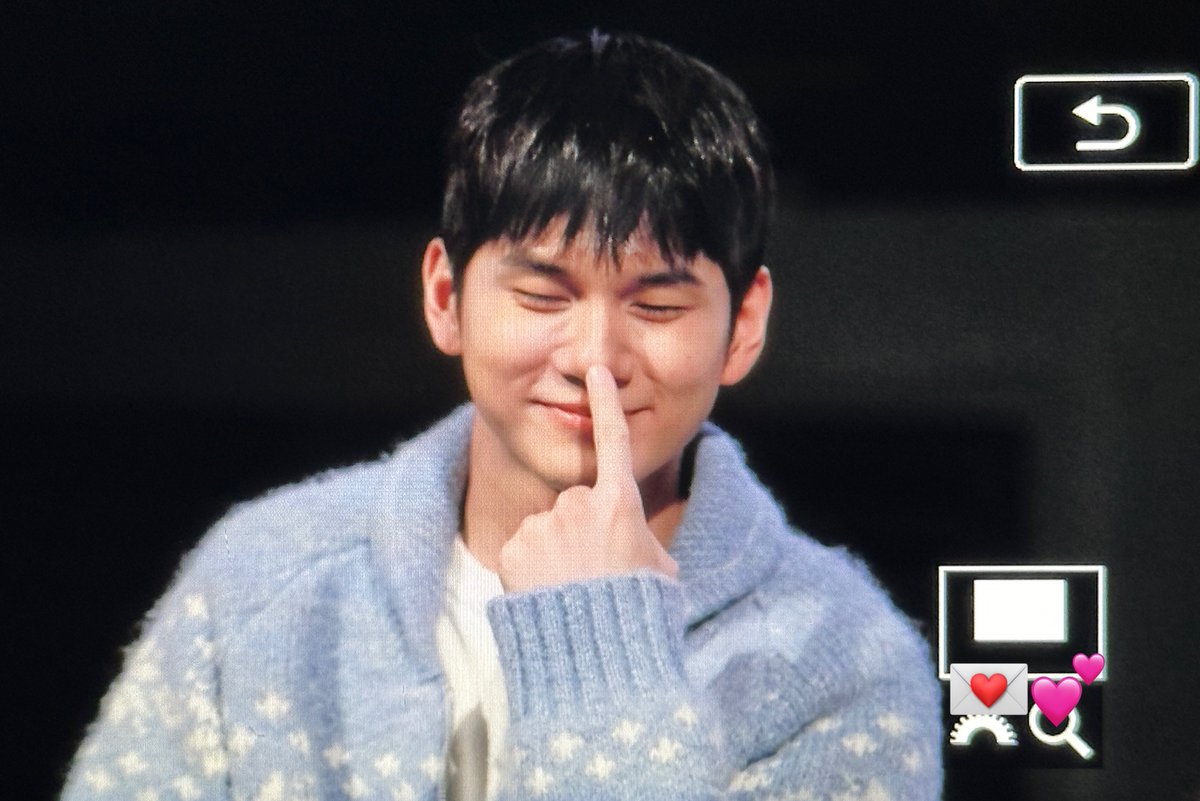 Monoletter_OSW's tweet photo. 소통오류 코띵동ㅋㅋㅋ #옹성우 https://t.co/QHbuidbJDt