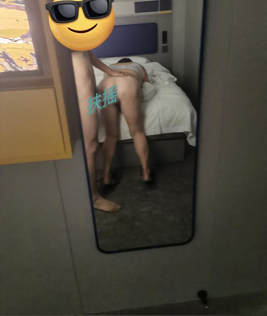 fuyaoderen's tweet photo. 027体制内熟女，老公在学习准备提干。白嫩骚，一直压抑自己，说幸好碰到了我 https://t.co/Bqz8WfLJ5B