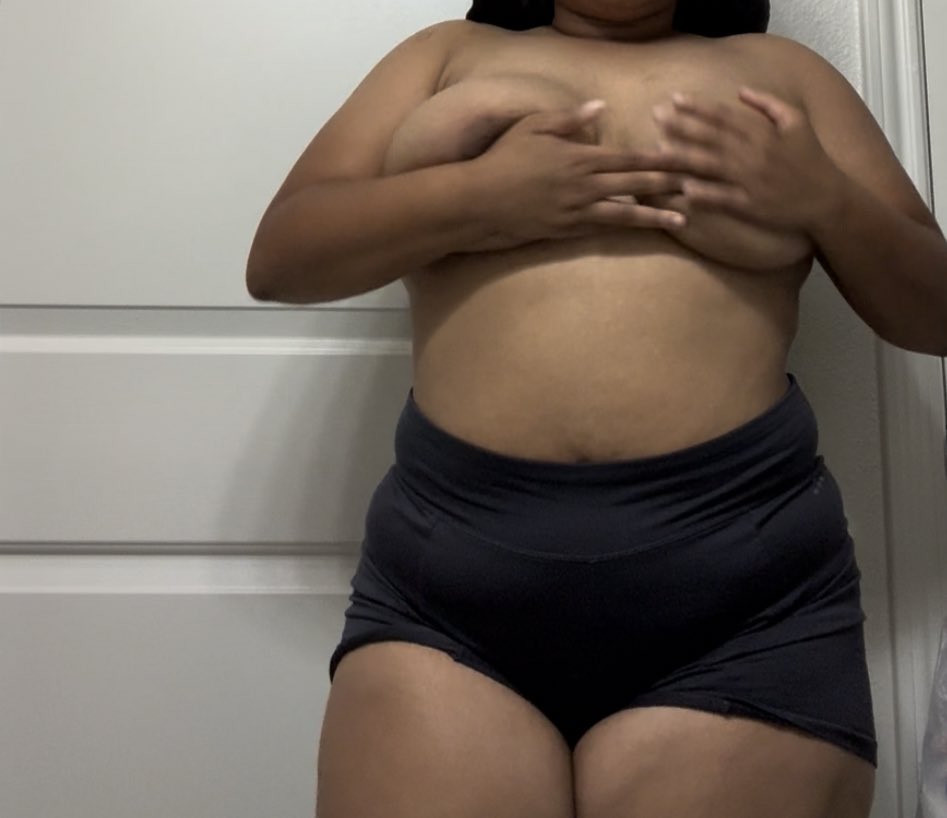 freakbitez's tweet photo. Want me to uncover ? https://t.co/h038deCYfV