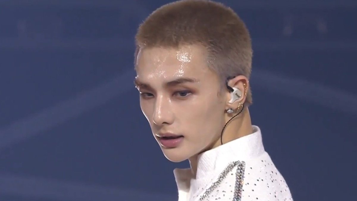 hyunjin pics tweet media