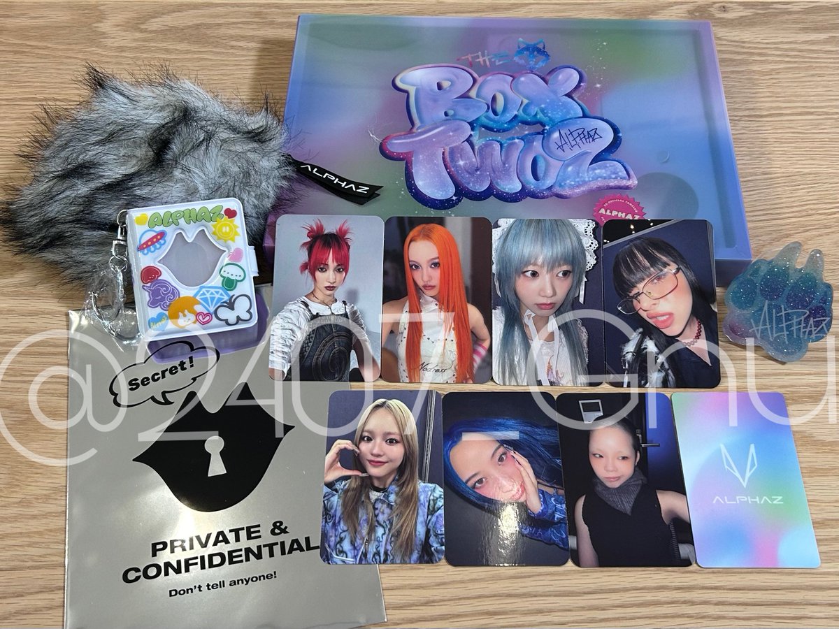 2407_Gnu's tweet photo. BOX2開封の儀👼🏻
トレカのビジュアル最高🩶💛🩵💜🧡❤️💚
🐺:初見びっくりした笑
🐾:可愛いし嬉しい💞使うのもったいない🥹
📓:シーグリのあれ用!?
㊙️:なんてものを世に出してしまったの😇💘
素敵なプレゼントありがとうございます💝大切にします🫶🏻
#XG #XGALX #THEBOX2 #ALPHAZ @XGOfficial_ https://t.co/SPMLojQ42K