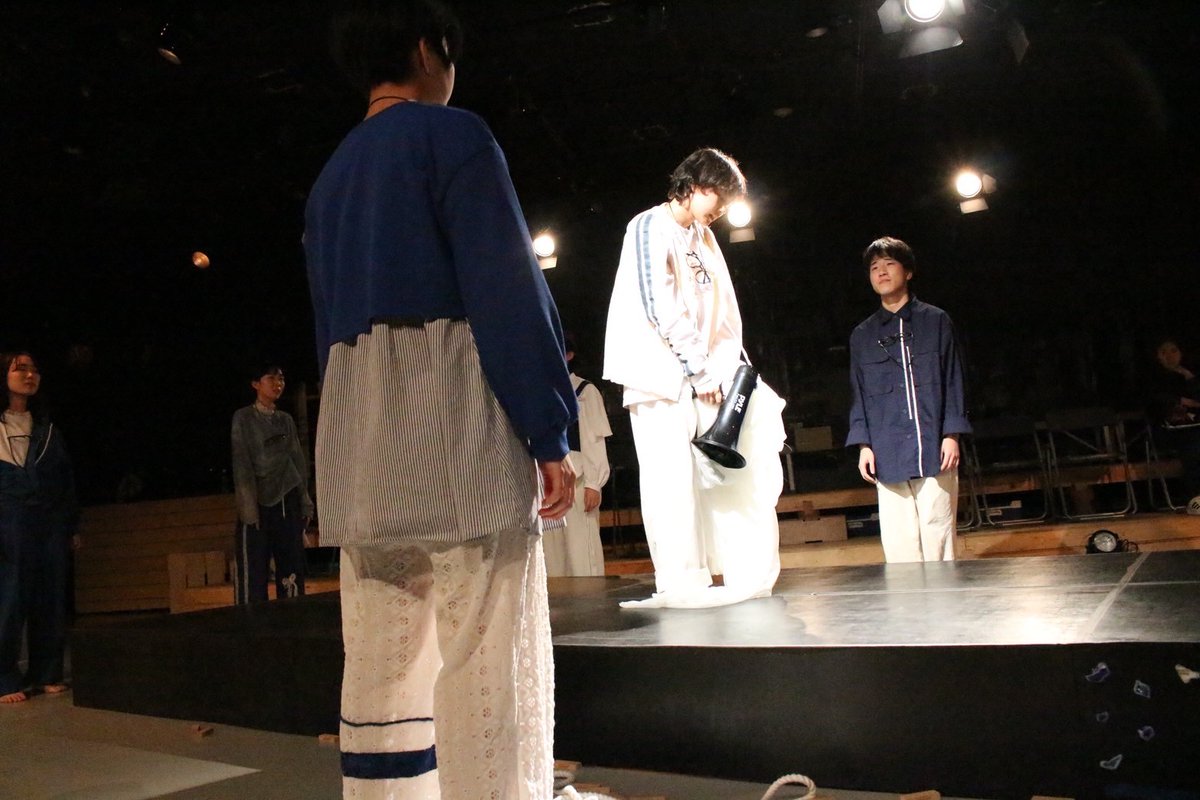 awotomoshite's tweet image. ◇◇❖◆◆❖◇◇❖◆◆❖◇
　　　　公演初日
◇◇❖◆◆❖◇◇❖◆◆❖◇

本日の上演
18:30開場　19:00開演（上演時間：85-90分）

当日券のご用意もございます。学生会館B203でを待ちしております！

#あをともして　#VAIN