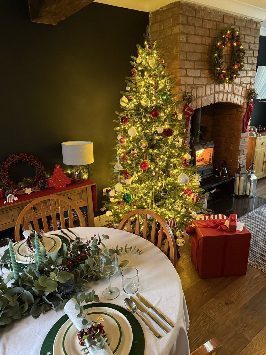 Mr James 📚 MCCT tweet media