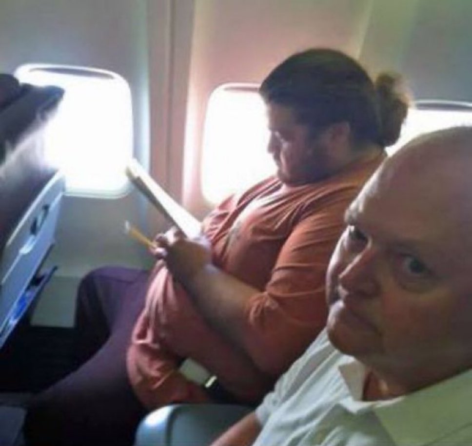 Roybattyforever's tweet photo. No debería haber tomado ese vuelo. https://t.co/BVI8R7hQJm