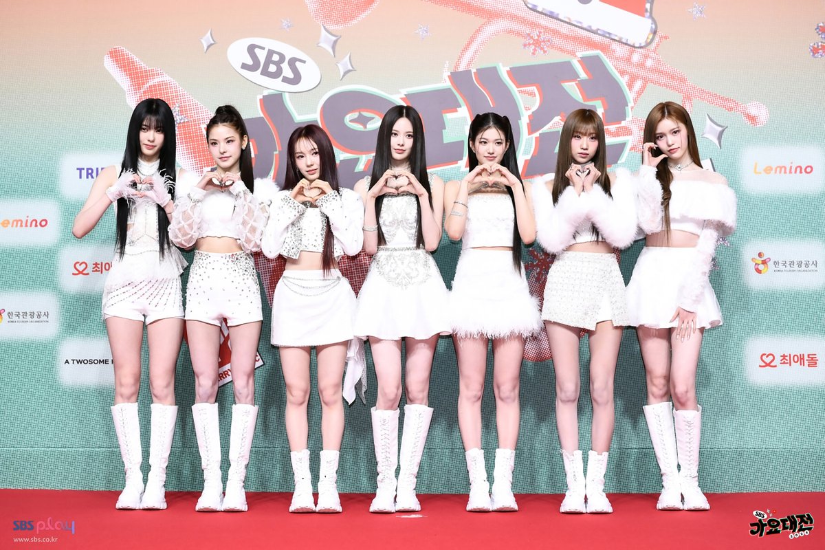 📍2024 SBS 가요대전🎄

이즈나 (izna) 레드카펫📸

MORE🔗programs.sbs.co.kr/enter/2024sbsg…

#2024SBS가요대전 #2024SBSGAYODAEJEON #가요대전 #이즈나 #izna #IZNA <a href="/izna_offcl/">izna</a>