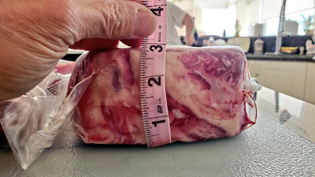 JCaramagna's tweet photo. @BrettBAuto It's a beautiful thing 🥩 See some of my favorite steaks. Typically 2+ pounds each. I need to learn how to cut my own like you did. https://t.co/hzUHaKGFcw