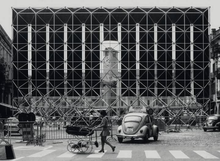 areasvellas's tweet photo. Livio #Vacchini 1933-2007
Momento de la instalación de la pantalla diseñada por Livio Vacchini en Piazza Grande en 1971...
Foto: Jul Keyser
#architecture #arquitectura 
https://t.co/v3PrMN4ou8
https://t.co/iMw3kmAE8a https://t.co/ezaP3c5nwY