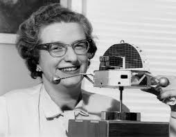 #TalDíaComoHoy nos dejaron dos mujeres que nos han acercado las estrellas:
🌟Vera Rubin. Su trabajo reveló que el 90% del universo era invisible (materia oscura) pero fue olvidada por los Nobel.
🌟Nancy Grace Roman, «madre» del telescopio Hubble, 1a jefa de astronomía de la NASA.