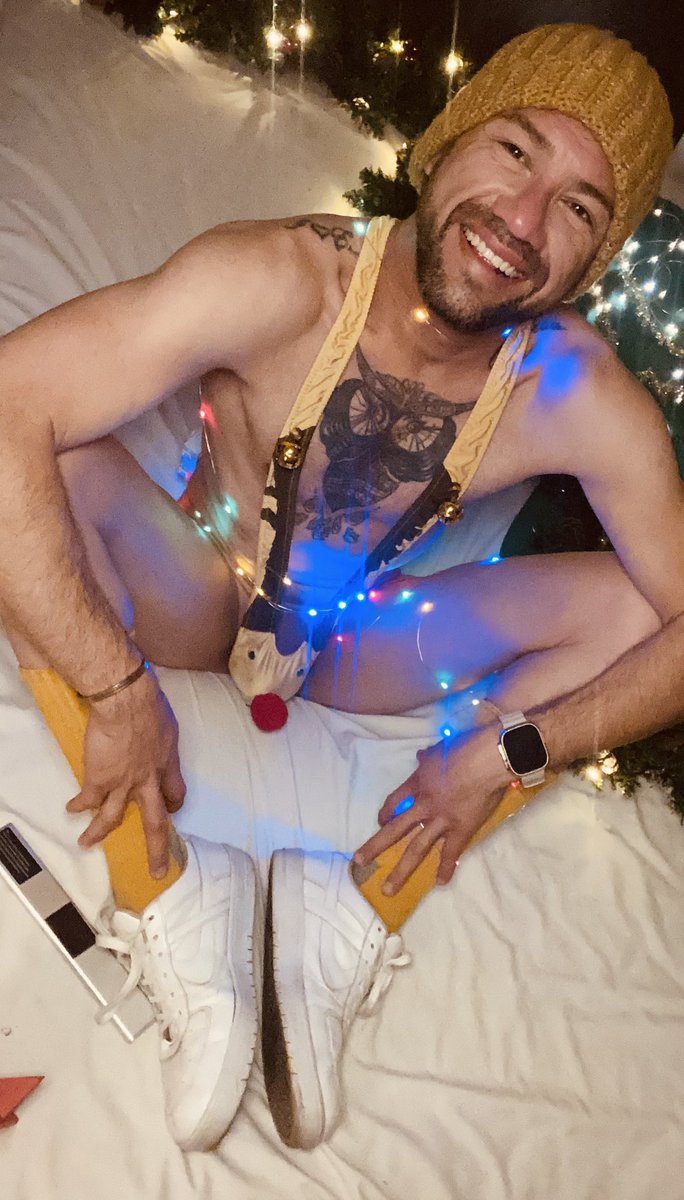 Pacomol0790's tweet photo. FELIZ NAVIDAD A TODO,  Y PROSPERO AÑO NUEVO, les dejo unas fotitos, como me divertí, ya sabrán por qué jajaja…. https://t.co/ML3Mjm3ve2