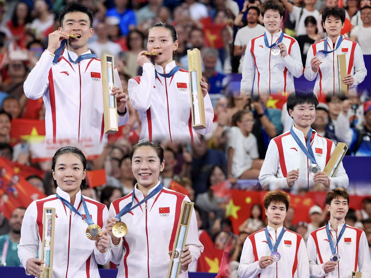 CGTNSportsScene's tweet photo. 🇨🇳China's #Badminton Team in 2024🏸

🏆Thomas Cup
🏆Uber Cup

#Paris2024 #Olympics:
2🥇(Zheng Siwei/Huang Yaqiong, Chen Qingchen/Jia Yifan)
3🥈(Liu Shengshu/Tan Ning, He Bingjiao, Liang Weikeng/Wang Chang)

#BWFWorldTourFinals:
3🥇(Zheng/Huang, Wang Zhiyi, Shi Yuqi)
1🥈(Han Yue) https://t.co/PUeAbsafit