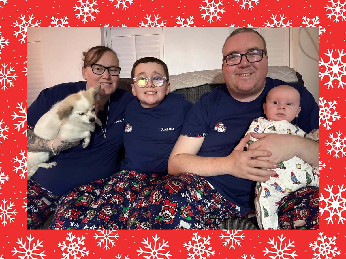sbunting180's tweet photo. Merry Christmas Everyone 🎄
There is no better gift than being with family 🎁
From mine to yours have a Bunting Mental Day https://t.co/Ioh4uSfkuf