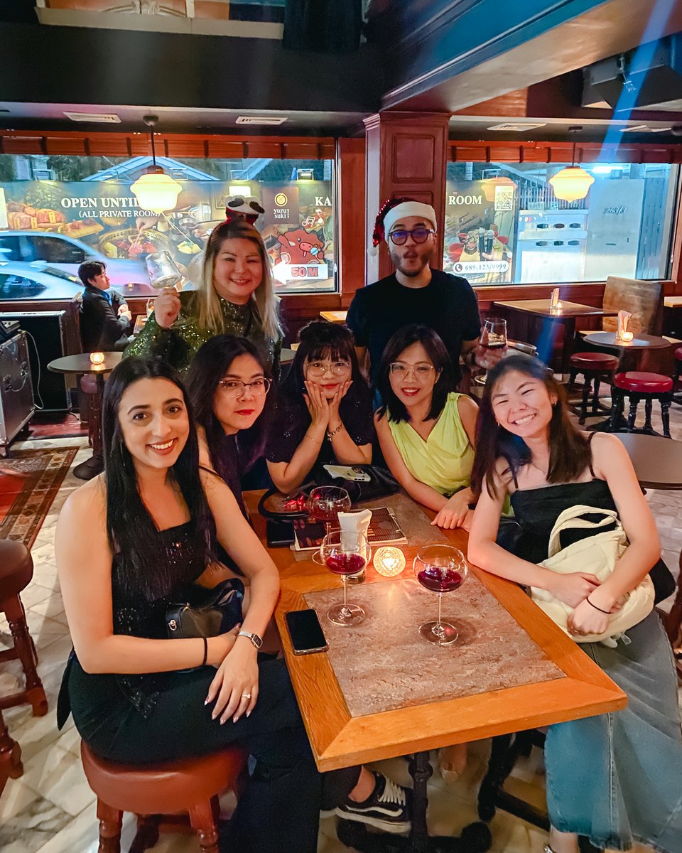 MakeMyGrey's tweet image. A night to celebrate our shared creativity, passion for design, and the incredible team that makes it all happen. Cheers to a stylish, creative, and prosperous 2025!
#greymatters #wearegrey #makemygrey #agentgrey #lifestyledesign #socialspaces #socialdesign  #CheersTo2025 #2025