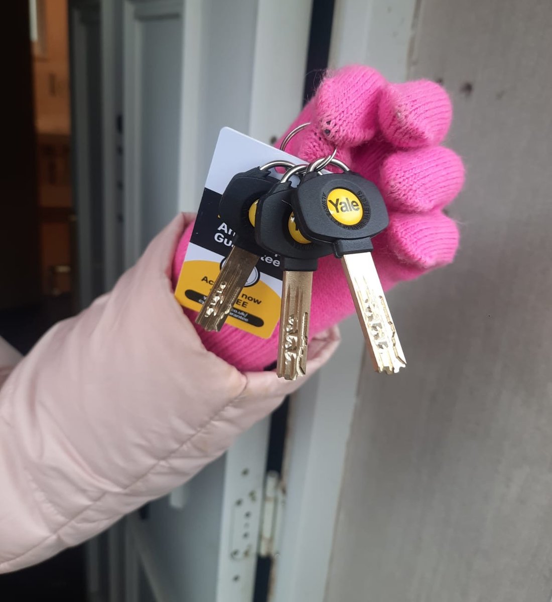 Simon on the Streets (@simonotstreets) on Twitter photo After 3 years of support, one of the people we work with now has their forever home! π‘π
The best Christmas present of all. After 3 years of support, one of the people we work with now has their forever home! π‘π
The best Christmas present of all.