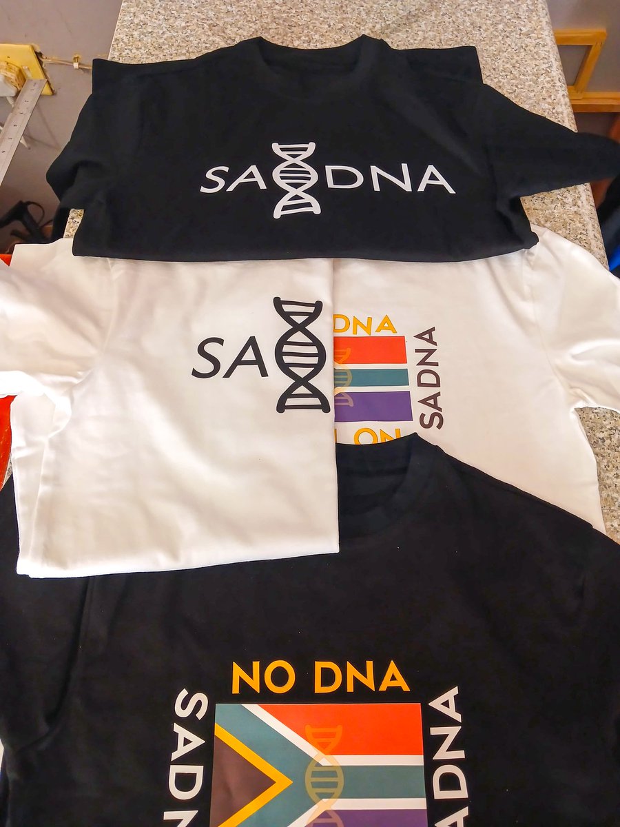 RSADnaThreads's tweet image. SA,DNA "NO DNA, JUST SOUTH AFRICAN" support local businesses its the right thing to do✅🇿🇦🙏🏾home brand
#DebonairsPizza #KabeloDlamini #BlackBrainPictures #WeRemainHumble #Esgodini #Musa #Makgopa #FloydShivambu #Oppenheimer #Dupont