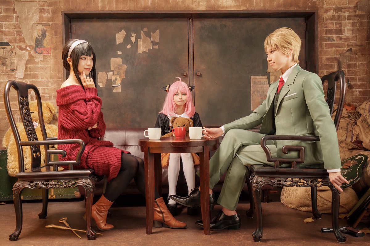SPY×FAMILY

ヨルさんアーニャ
今日はクリスマスですね🎄
クリスマスケーキでも作りましょうか😊

貼り付けた笑顔で本音を隠し
世界は かりそめの平穏を
取り繕っている

ロイド　@私
ヨルさん　<a href="/BooomMochi/">おもち🦭アコスタ💎ジニー</a> 
アーニャ　<a href="/soracosplayjump/">狐犬才子-koisaiko-🐥</a>