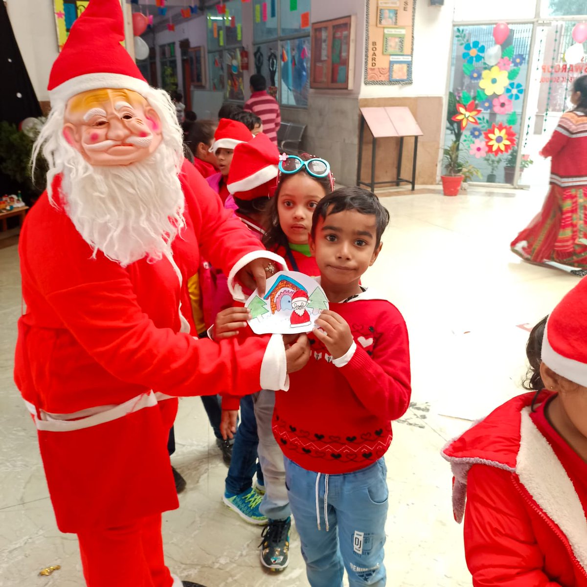 SRMPS's tweet photo. Christmas Celebration at the Pre-Primary Wing of SRMPS

@followers
#merrychristmas #merrychristmas2024 #funactivitiesforkids #kindergarten #cbscschool #learning #preprimary #preschool #preschoolactivities #boardingschool #LearningIsFun #DayBoardingSchool https://t.co/4UwWiiwzXm