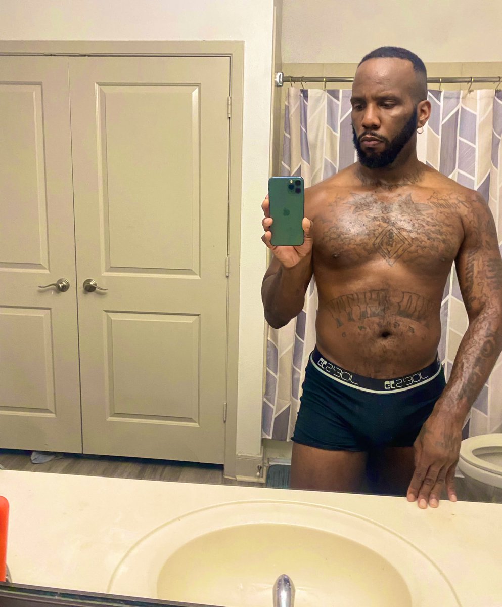 TheStevenDwayne's tweet photo. Me bulking. Like stop https://t.co/Nzprm2QJPw