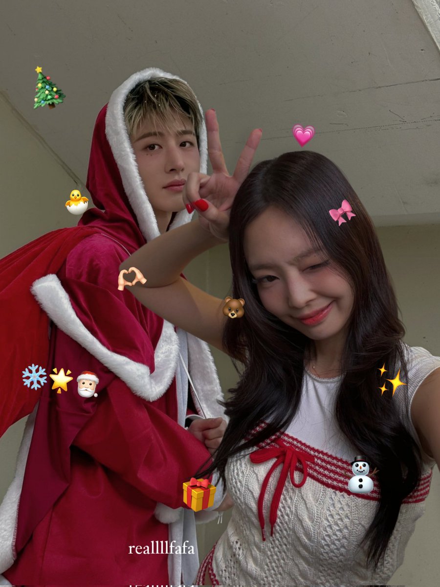 2216_zip's tweet photo. merry merry christmas 🎅🌲❄️☃️
#jenbin #MerryChristmas https://t.co/UJrHOpl1ve