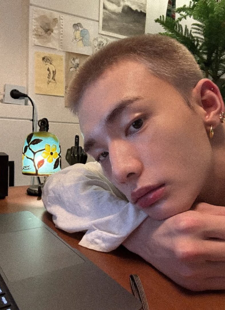 havenfiIm's tweet photo. #hyunjin instagram update 

🎶  frank ocean - sweet life https://t.co/UzhJXZbbPx