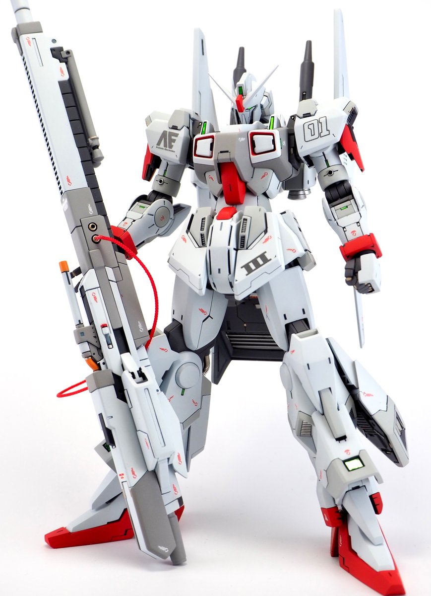 usa_neko_maru's tweet image. ガンダムMk-III　ミキシング完成しました！

マーク２とゼータのパーツを使った改修機の設定で
以前からやってみたかったロールアウトカラー風味で塗装してみました

ちょい↓ 追加画像↓
 #ガンプラの画像を貼るとRTされると聞いて