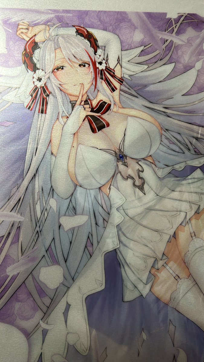 写真だと伝わりにくいんですが、ゴールドとシルバーなので滅茶苦茶キラキラしてるんですよ!

コレはぜひ実物を見て頂きたい…(予算あれば展示用刷れたのに…) 