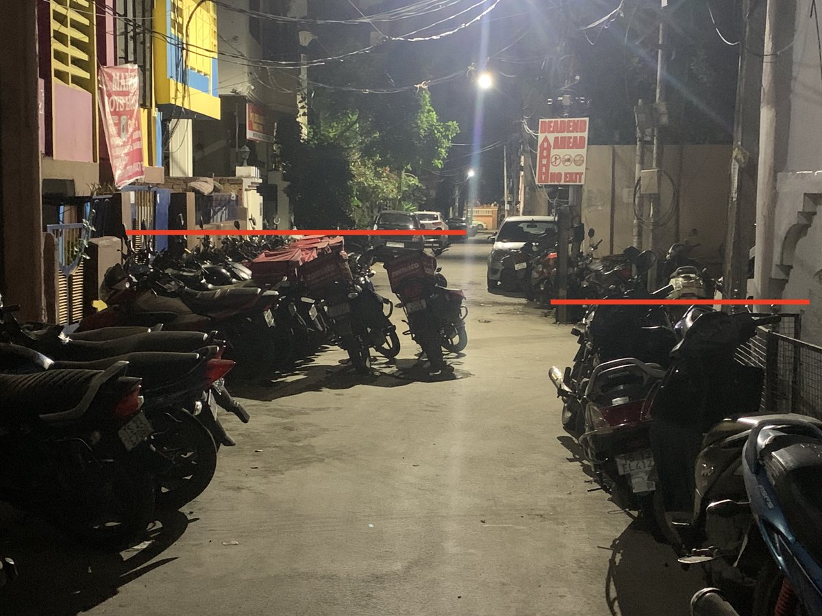 philosafi's tweet photo. Insufficient Street Lighting:  

- Only two streetlights at either end of a long lane.  

- Poor visibility creates safety hazards at night for pedestrians and vehicles alike. https://t.co/7r1zG34346