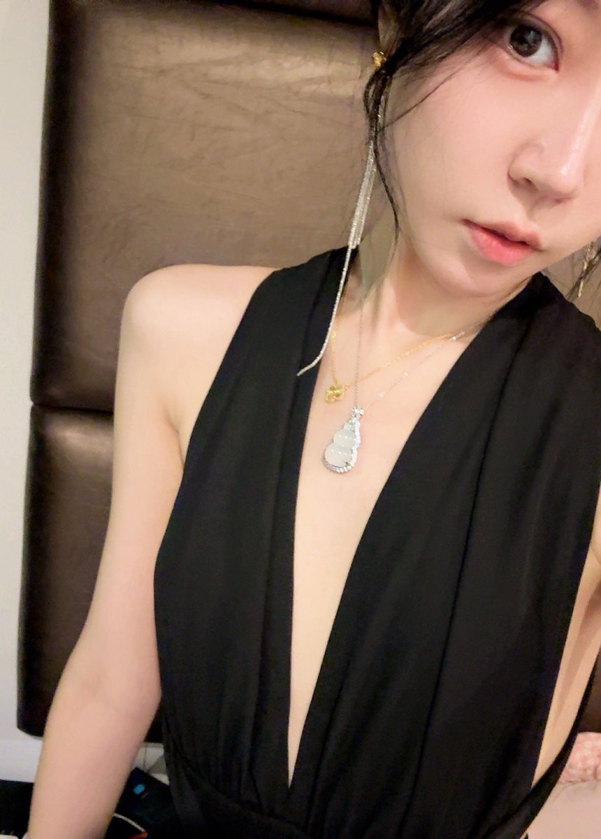 黄推图片内容 - Michelle彤彤乖的黄推福利 - 一个网h的经历，15岁那年被强奸，从此患上了斯德哥尔摩综合征