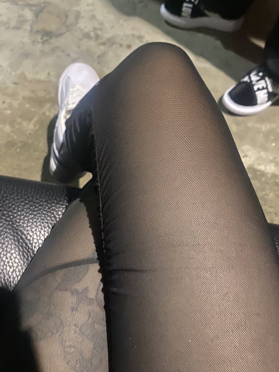 HellZarina's tweet photo. #feet #feetfinder #feetworshi̇p #paypig #slave #findom #goddess https://t.co/Ay8OIsURzG