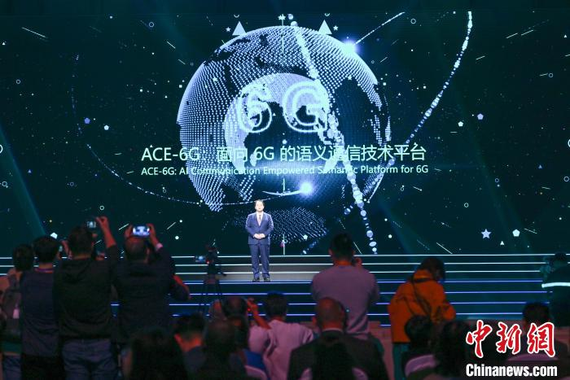 Echinanews's tweet photo. #TechFrontier | This year, #China has made remarkable progress in sci-tech #innovation. With technological breakthroughs in #quantum computing, advancements in commercial #spaceflight, the rise of humanoid #robots, new developments in #6G, and the rapid growth of #AIGC, it has been a year like no other.