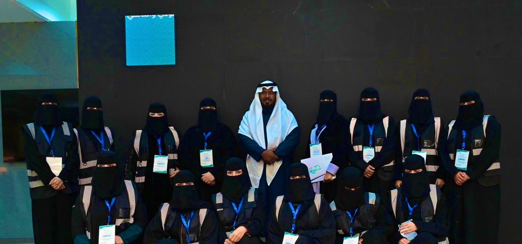 شهد مدير عام #تعليم_تبوك -اليوم- حفل تكريم المتطوعين والمتطوعات؛ والجهات الداعمة للأنشطة التطوعية تحت عنوان: "عام من العطاء" الذي نظمه قسم المسؤولية المجتمعية والعمل التطوعي في #تعليم_تبوك وذلك في قاعة الأمير فهد بن سلطان العلمية؛ بحضور مدير إدارة العمل التطوعي بوزارة التعليم؛