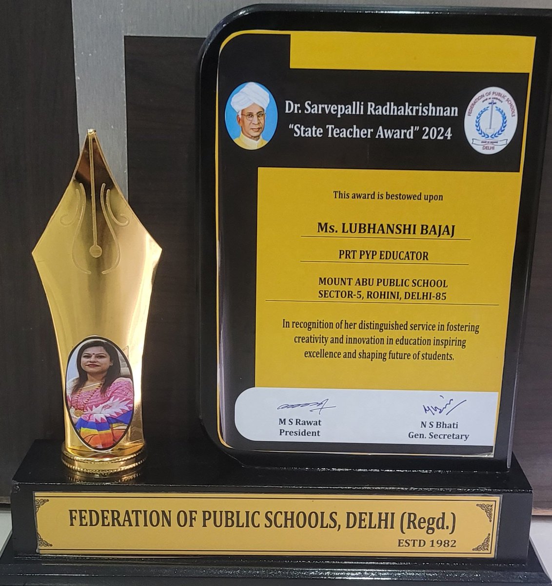 BajajLubhanshi's tweet photo. Honored to receive the State Teacher Award from @MORTHIndia! Grateful for the recognition and proud to be part of the teaching community #StateTeacherAward #TeacherRecognition #MORTH #EducationExcellence 

@MtAbuSchool https://t.co/7hAVX01Am5