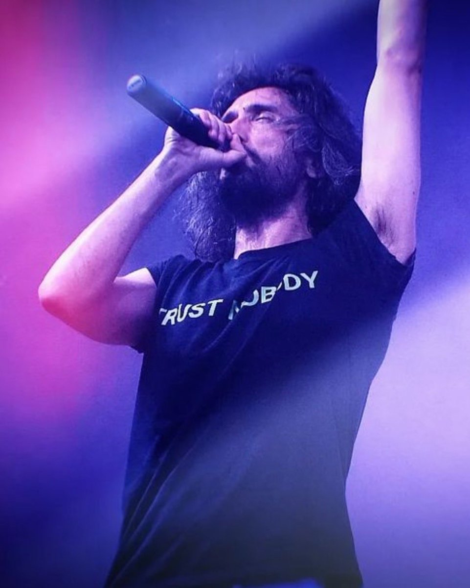 Eccomi, piccola e ti porto anche il cane vero…Buon Natale 🎄 
#piccolefan