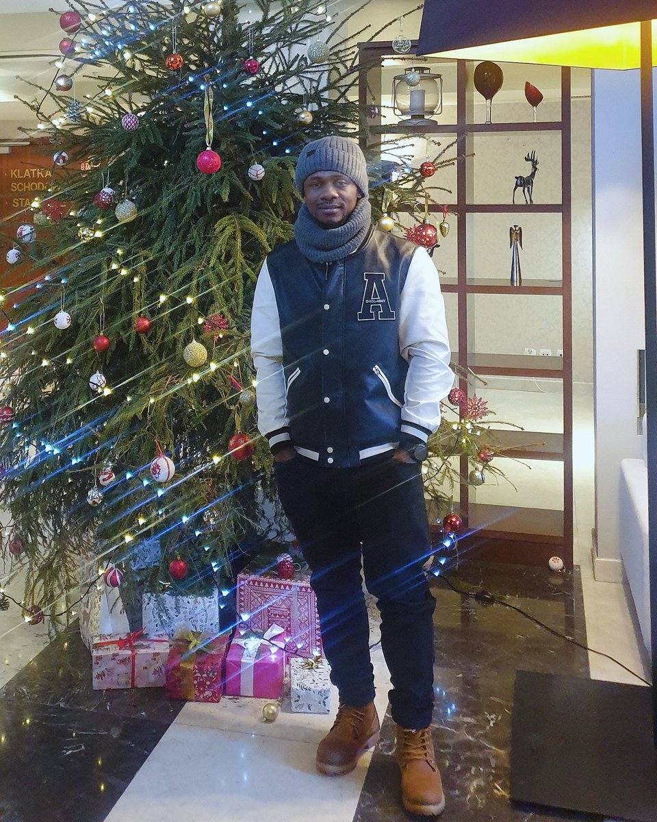 Emeka_komputa10's tweet photo. Merry Christmas 🎅 🎄 https://t.co/H4vmSyElhZ
