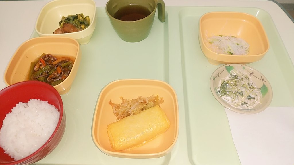 Freeman16895385's tweet photo. 暫く振りにまともな飯が食えた🍚
細かい事情は書かないけど只今入院中です
退院がいつになるか解りませんがこういう事なので心配しないで下さい🙇‍♀ https://t.co/WZc0Wog2Zy