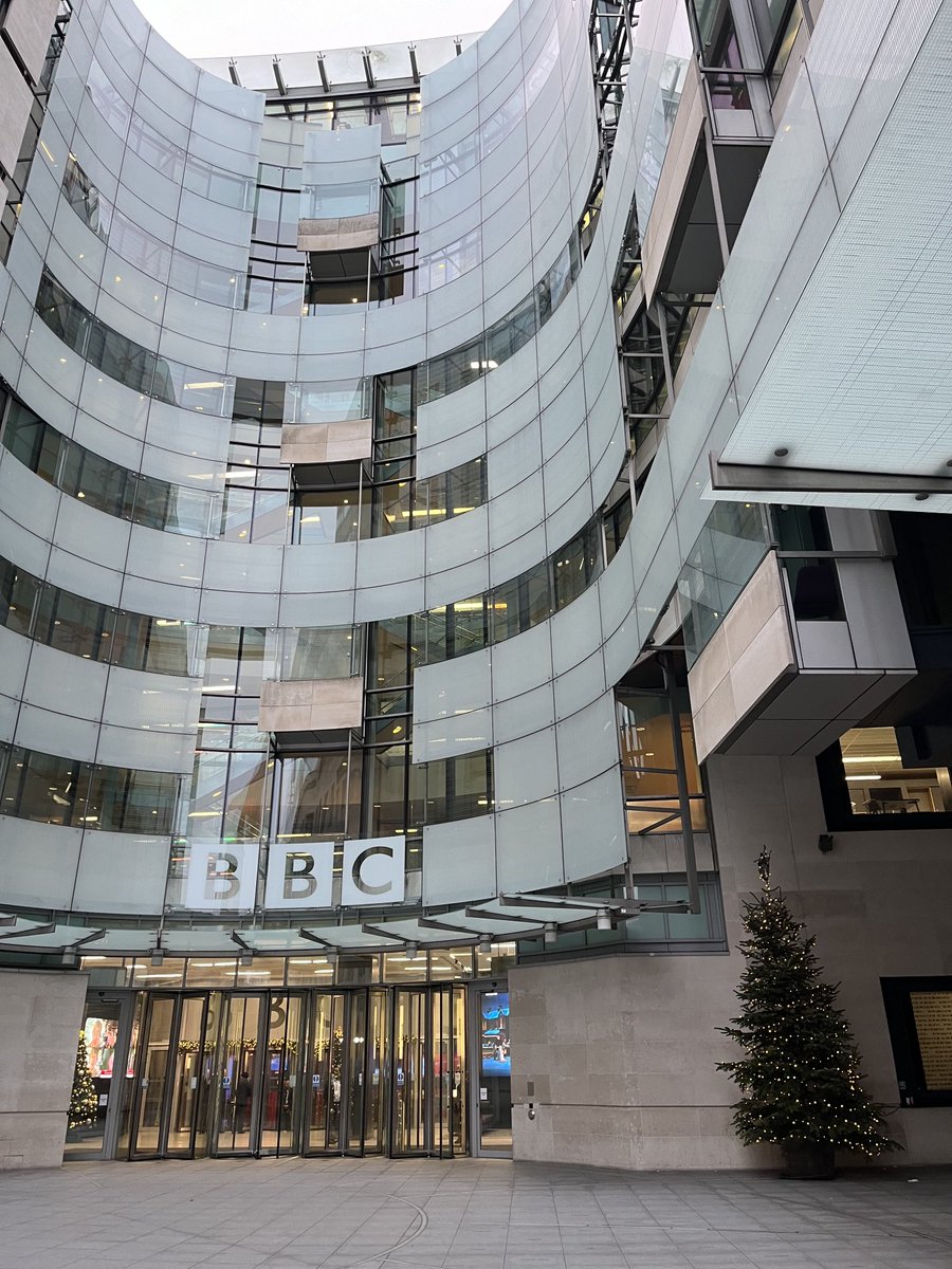 PetrocTrelawny's tweet photo. Happy Christmas. We are live @BBCRadio3 until one with pianist @alexdariescu, jazz vocalist Charlie Pine &amp; pianist Steve Lodder and the Choir of Holy Trinity Sloane Street. Plus @BBCSteveR plays piano in Moscow and the 88 year old pianist who has just passed Grade 8. Join us. https://t.co/zLSxPDpMmD