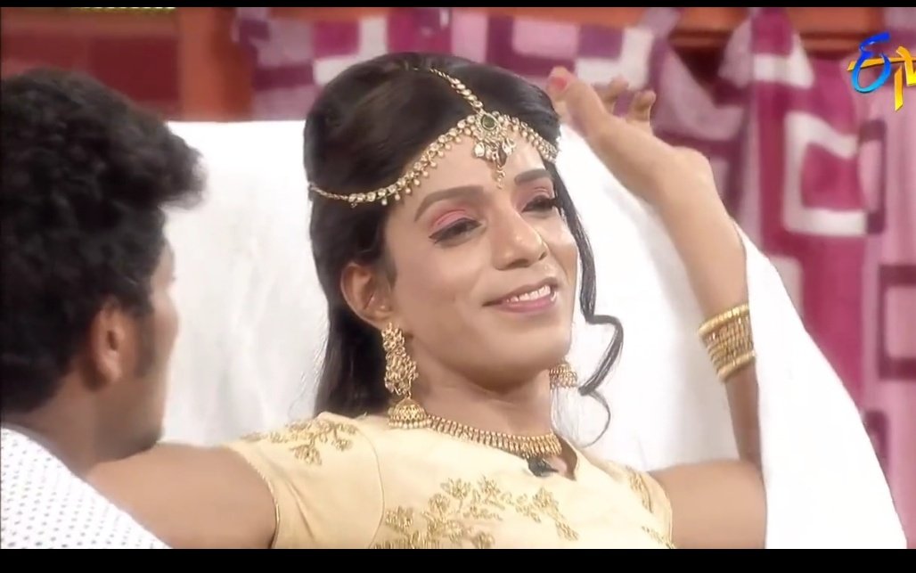 kciousss's tweet photo. @Movies4u_Officl Yes yes frame of the decade https://t.co/qlqYQ287WT